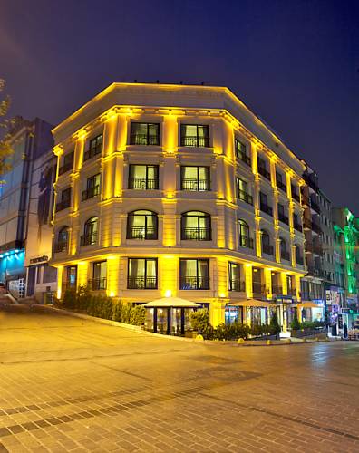 Hotel Momento - Special Category to istanbul airport transfer