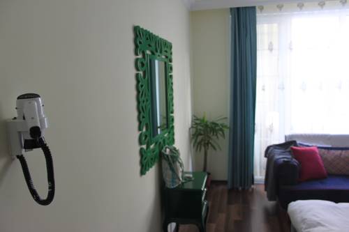 Tune Hostel to istanbul airport transfer